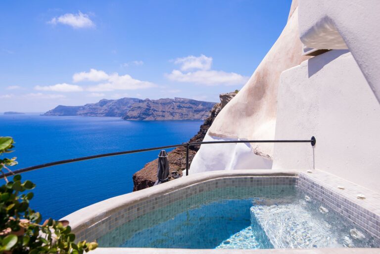 LEVANTA - Pezoules of Oia Hotel - Boutique Hotel in Santorini